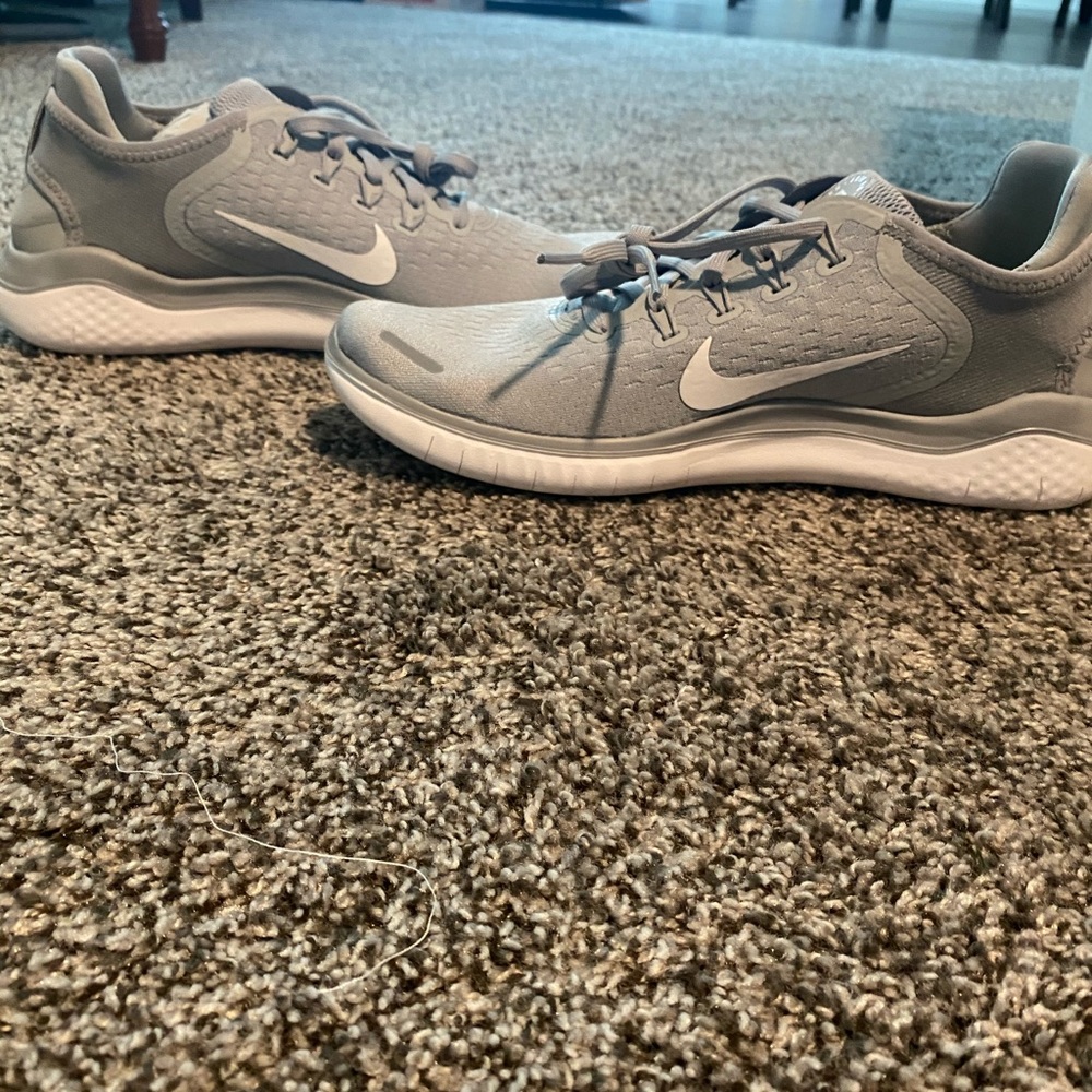 Nike sneakers. BRAND NEW